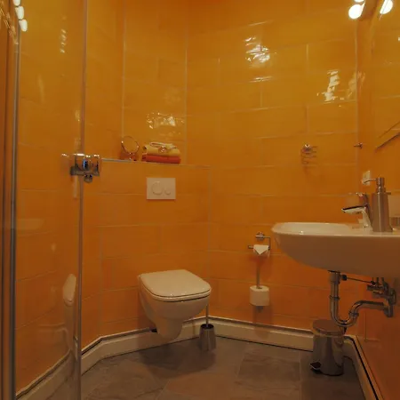 Vitalis Kurzimmer 6 Gelb Apartment Kuehlungsborn